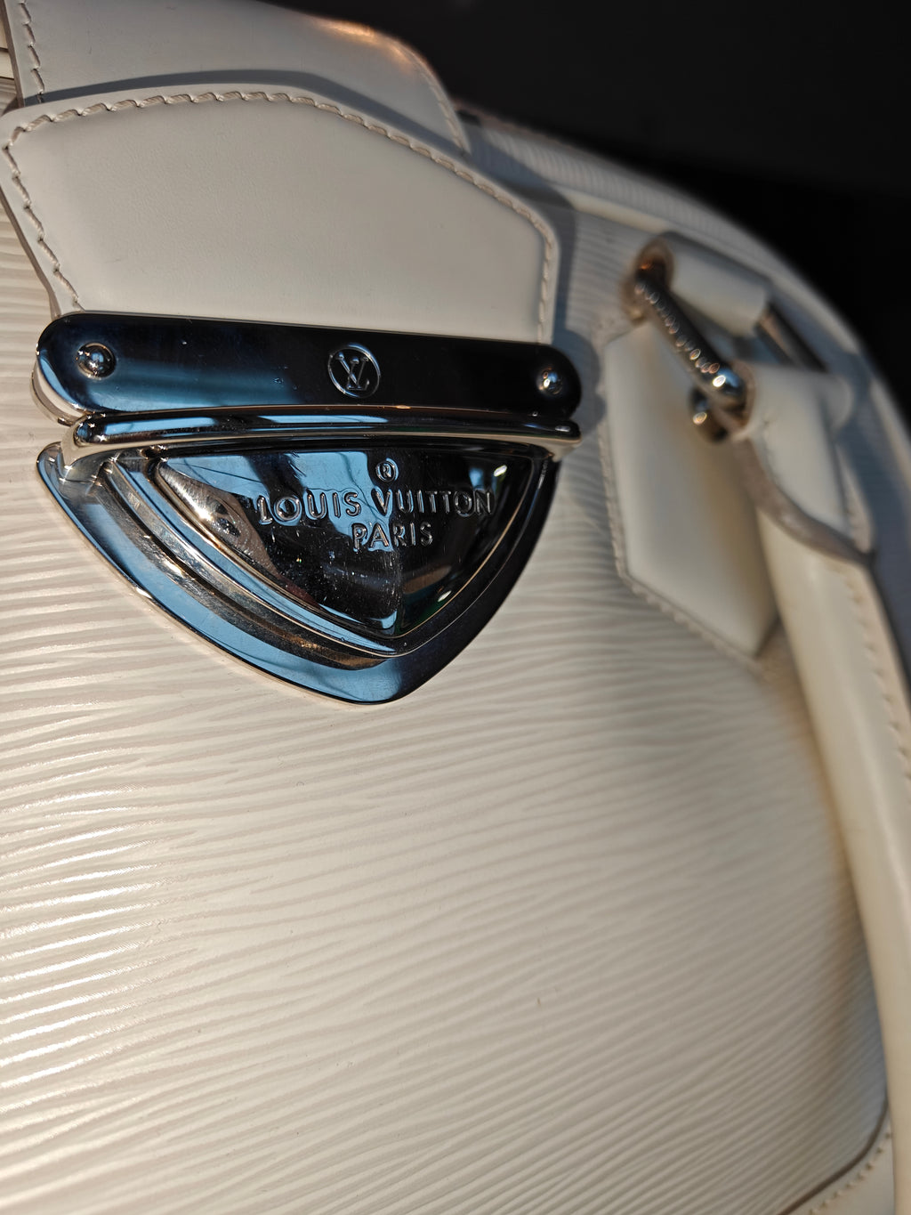 Louis Vuitton Vintage Montaigne Leather HandBag