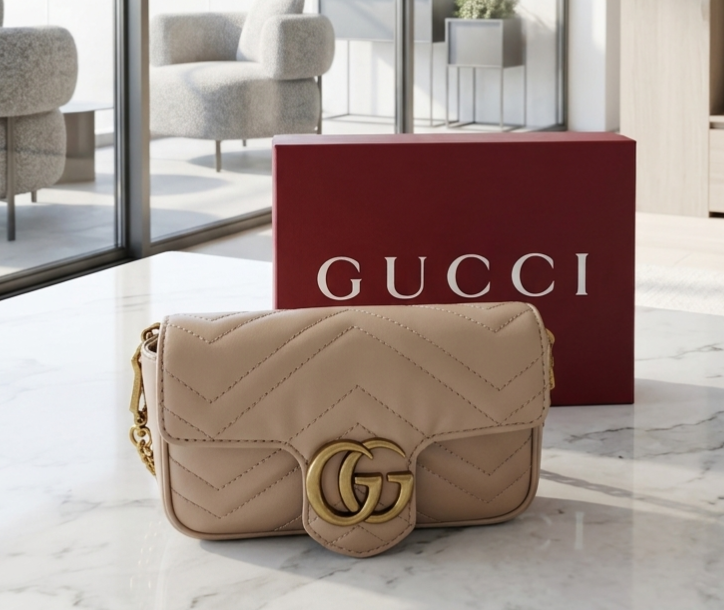 Gucci Marmont Leather Clutch Bag